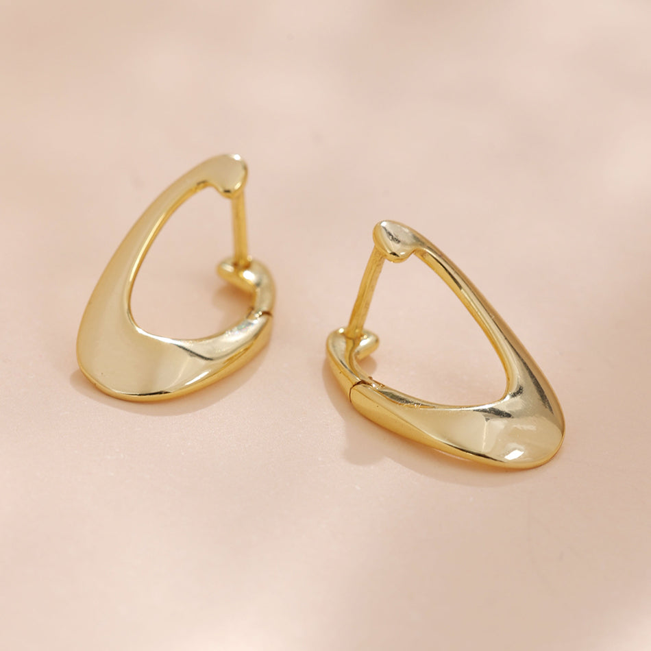 U Shape Huggies Earring