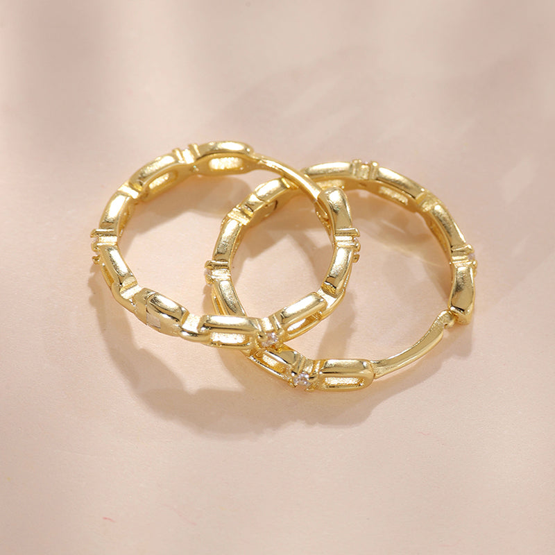 Chain Huggies Hoop Earring